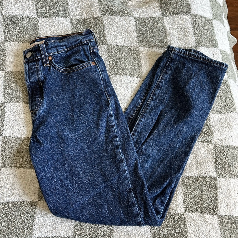 Levi Wedgie Straight - Dark Wash